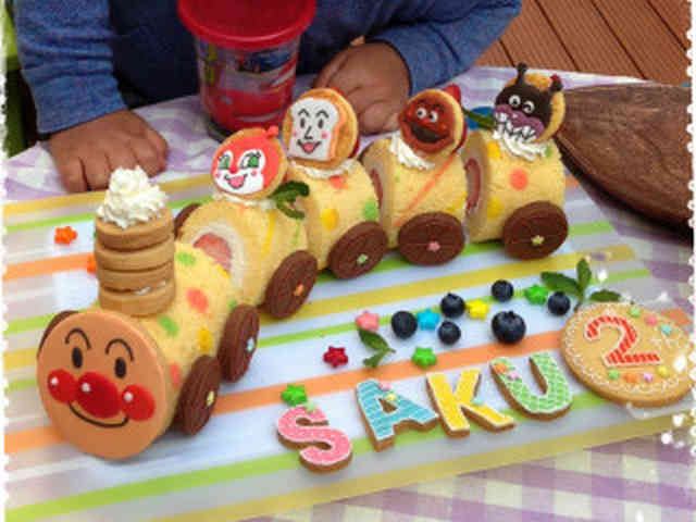 センス ロールケーキで簡単 手作りアンパンマン列車ケーキ 皆無 赤ちゃんはひとりでねんねできる