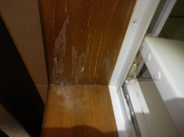 浴室ドア被害跡