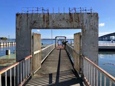 琵琶湖大橋公の観光船桟橋。開放はされてるけど釣りはできません