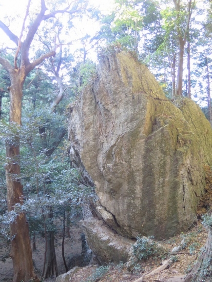 天白磐座遺跡（てんぱくいわくらいせき）鳴岩