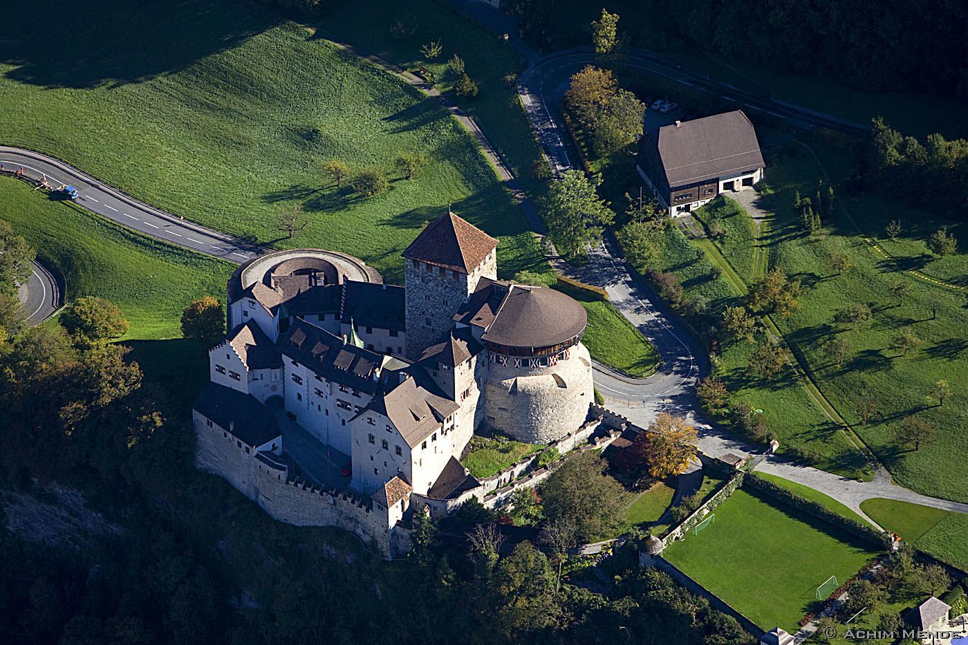 02-Schloss-Vaduz_RE.jpg