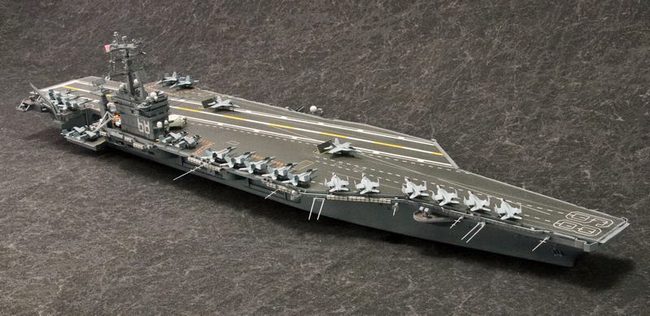 HIGH-GEARedの模型と趣味の日常 1/700航空母艦『CVN-68 ニミッツ』
