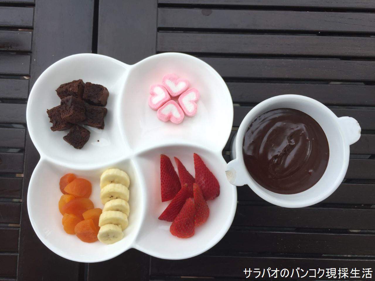 ザ・チョコレート・ファクトリーで作り立てのチョコレートを使ったスイーツを食す　in　パタヤ