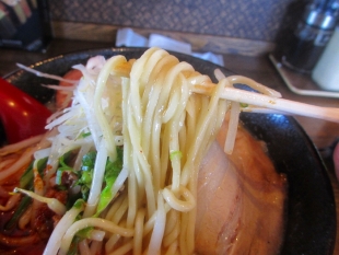 えぼし　辛味噌ﾗｰﾒﾝ大　麺
