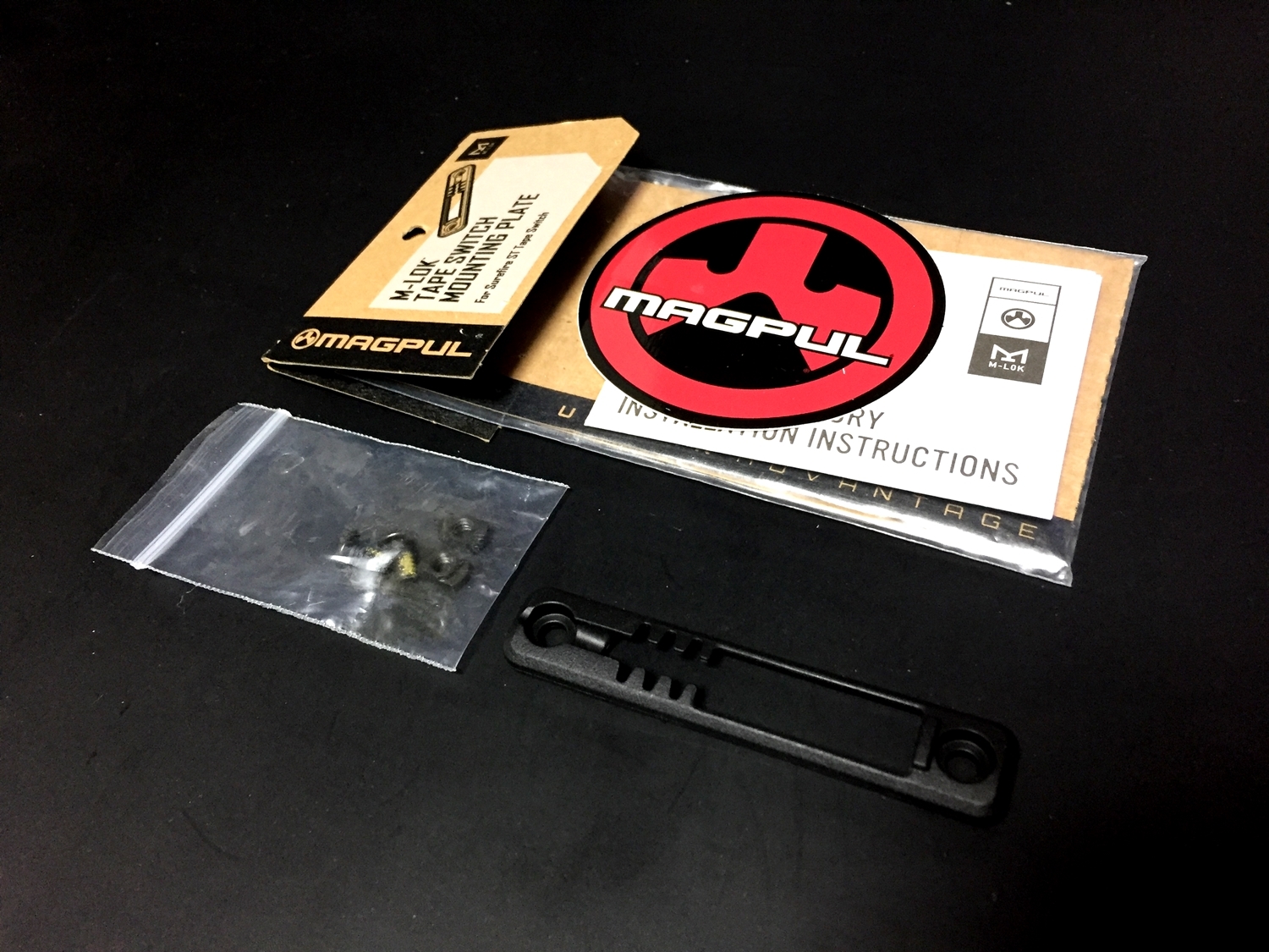 3 M-LOK MAGPUL Tape Switch Mounting Plate for Surefire ST Polymer MADE IN USA マグプル 実物 本家 テープ リモート スイッチ